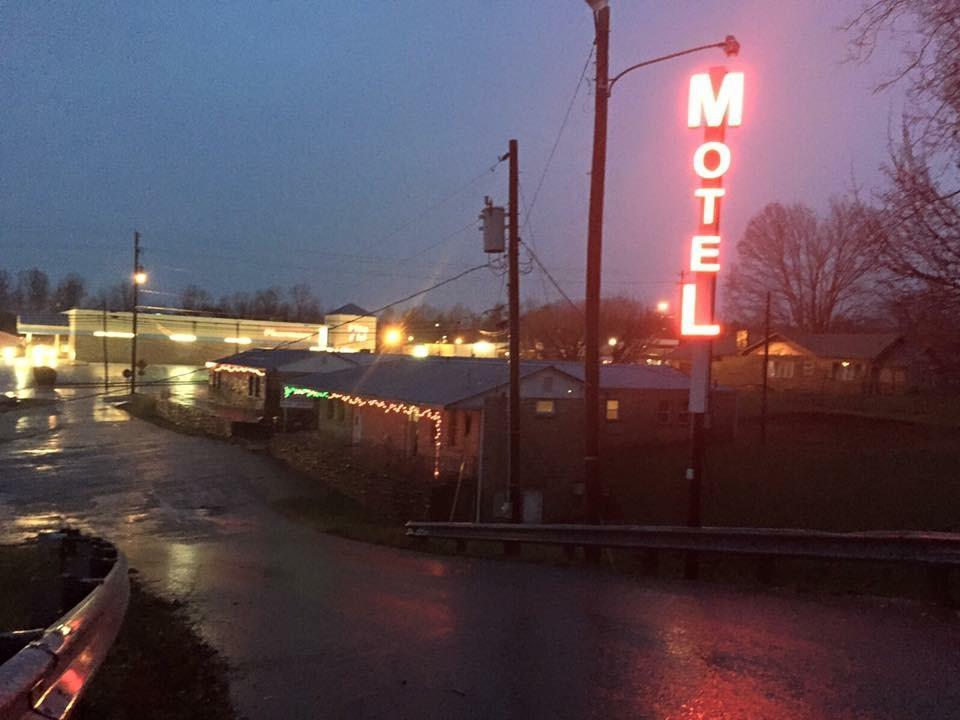 Scenic River Inn Motel Wartburg Kültér fotó